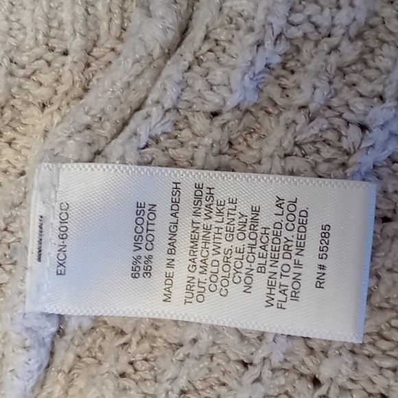 Knit, raglan sleeve sweater in size M from Express - Picture 4 of 4